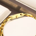 Women's Retro Minimalist Quartz Watch - Artistic Alloy Bracelet Timepiece, Elegant Waterproof Analog Wristwatch for Daily Wear - Image 3