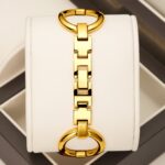 Women's Retro Minimalist Quartz Watch - Artistic Alloy Bracelet Timepiece, Elegant Waterproof Analog Wristwatch for Daily Wear - Image 2